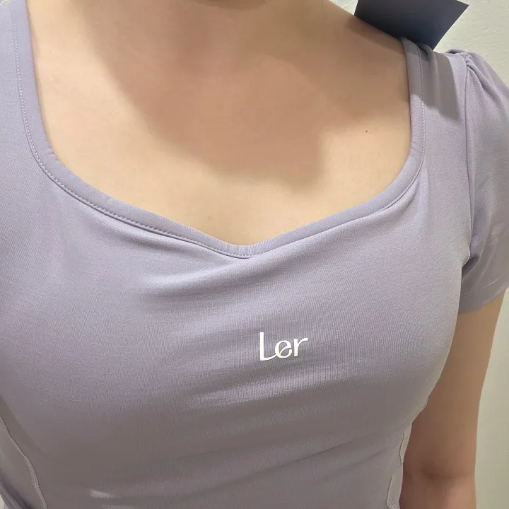 숏 슬리브 스퀘어넥 탑 바이올렛 M 리뷰